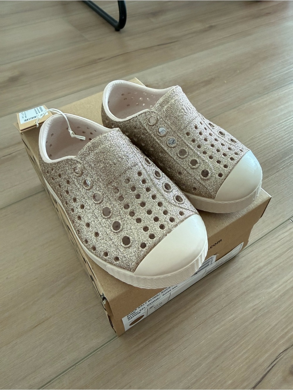 Native Kids Glitter Slip-On Sneakers in Rose Gold